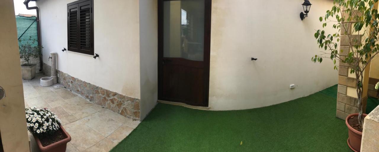 Casa Rosy Apartment San Corrado di Fuori Екстериор снимка